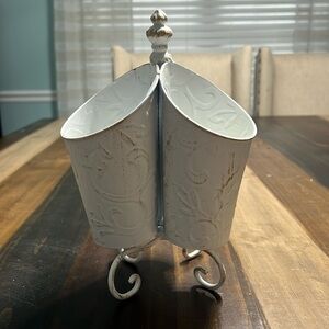 Turnable Silverware holder